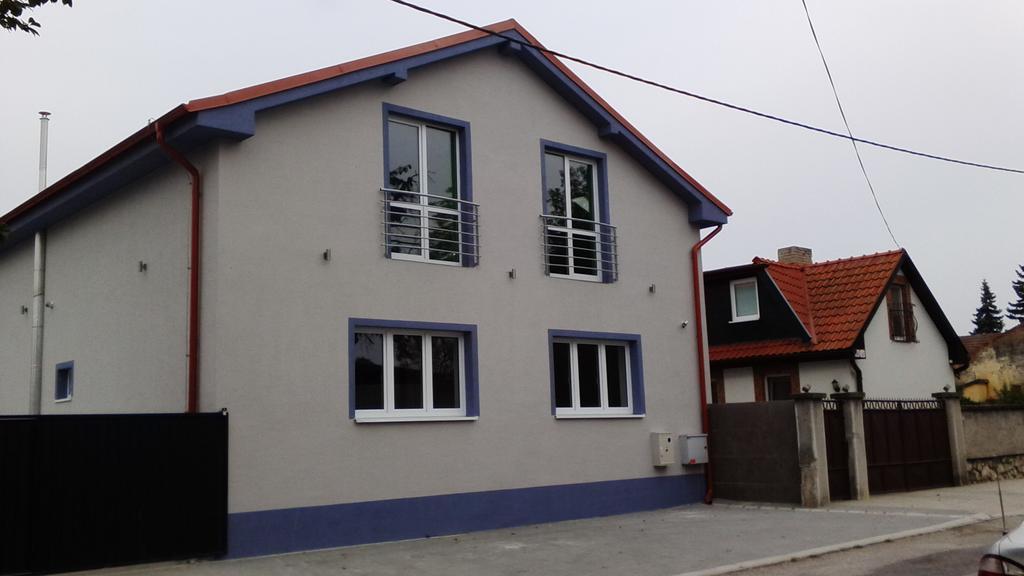 Ubytovanie House Galanta Buitenkant foto